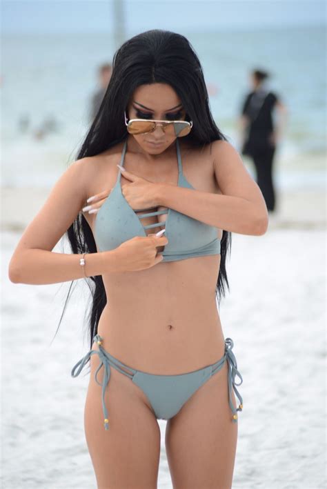 Lisa Opie In Bikini At A Beach In Miami Hawtcelebs