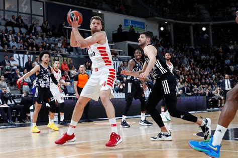 Vid O Le Double Double De Sasha Vezenkov Olympiakos Contre Lasvel