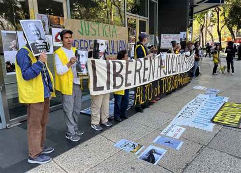 La Jornada Frente a la embajada británica exigen la liberación de Assange