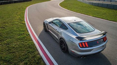 Ford Mustang Shelby GT350 Officially Discontinued For 2021 | AutoMoto Tale