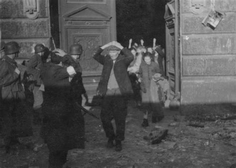 Warsaw Ghetto Uprising: 33 Harrowing Photographs