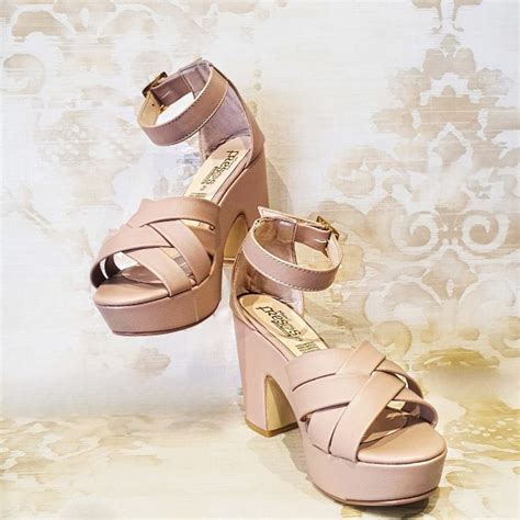 Zapatilla de Fiesta Nude Cruzada Tacón Ancho Almudena Boutique Ropa para mujer Vestidos