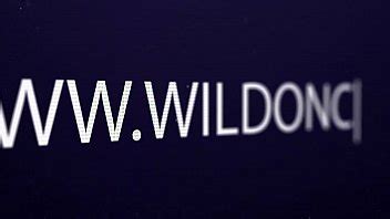 Nena Morena Flaca Se Juega En Un Show En Vivo Antes De Follar Con Sybian XVIDEOS