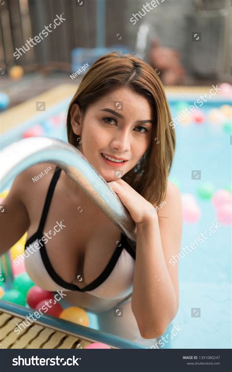 Sexy Beautiful Women Wearing White Bikini Stock Photo 1391080247 Shutterstock