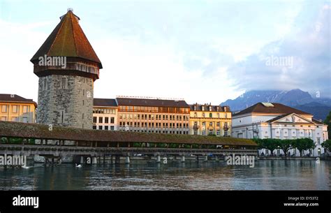 Schweizer holzbrücke Fotos und Bildmaterial in hoher Auflösung Alamy