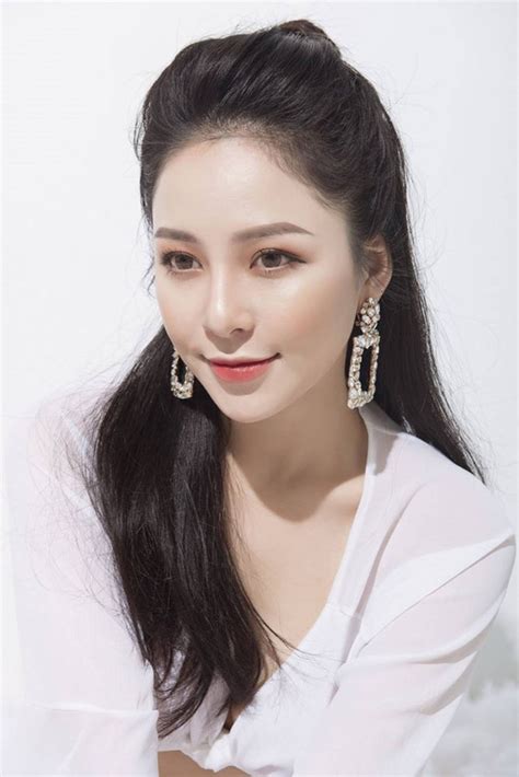 Hot girl Trâm Anh đăng clip múa gợi cảm thu hút sự chú ý của cư dân mạng