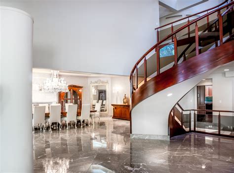 Amid Financial Woes, 50 Cent’s Conn. Mansion is Up for Sale | RISMedia