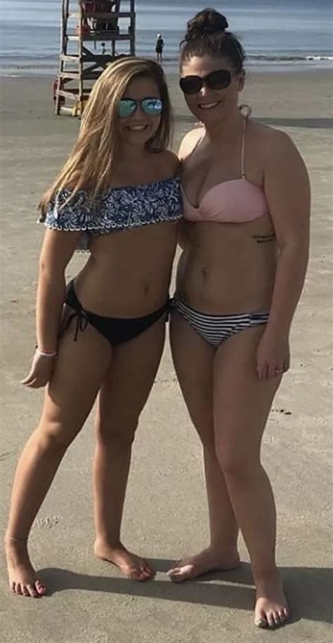 Left Or Right Nudes Whichonewouldyoupick Nude Pics Org