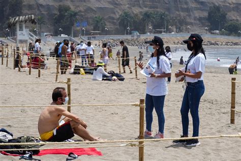 Chorrillos Habilita En Playa Agua Dulce Espacios Divididos Para Evitar