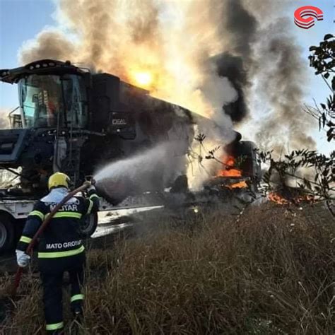 Carreta Pega Fogo Em Mato Grosso E Colheitadeira Fica Destru Da