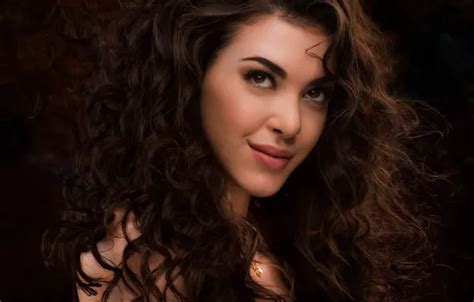 Wallpaper Girl Hot Sexy Eyes Smile Beautiful Figure Model Images For Desktop Section