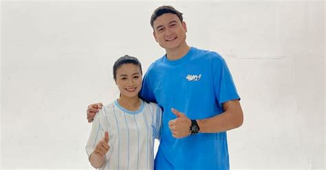 Hot girl tuyển nữ Việt Nam chụp ảnh thân mật cùng Đặng Văn Lâm gây bão mạng Tinmoi