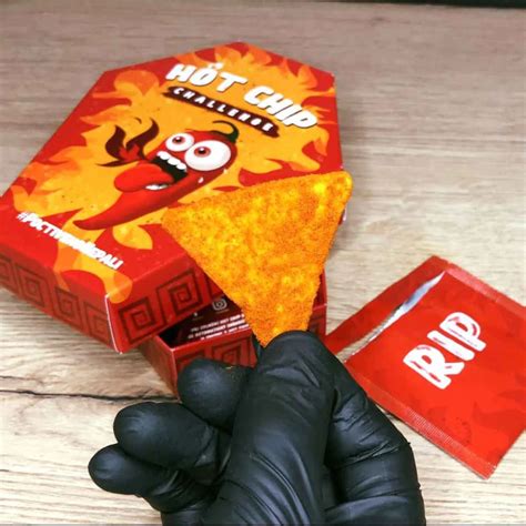 Hot Chip Challenge Patatine Piccanti In Una Bara Sono Illegali