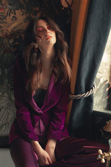 Tanya Reynolds Mettersi A Nudo In Sex Education E Combattere L Ansia