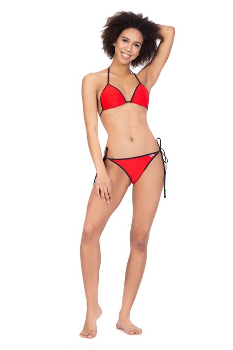 Maillot De Bain Tendance Bikini Top Rennwear Rouge Une Proposition