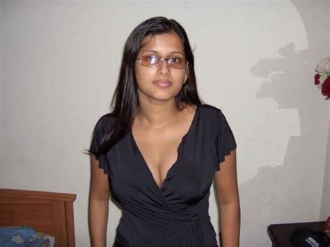 SL Actress Images Sri Lankan Upcoming Sexy Model Hot Photo Collection