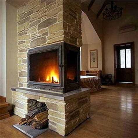 Печь-камин для украшения и отопления загородного дома из бруса или ...