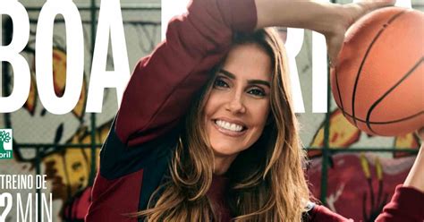 Capa da revista Boa Forma Deborah Secco falou sobre aceitação de sua