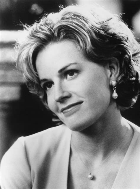 Elisabeth shue