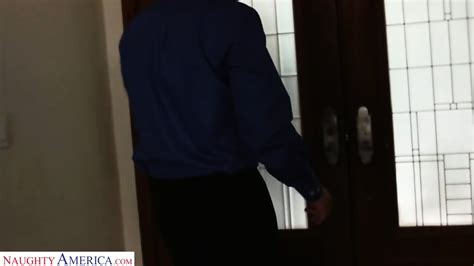 Kelly Divine Gets Her Big Ass Fucked