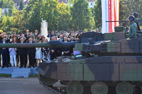 Defilada 2023 Czołgi K2 HIMARS y i Borsuki Polska armia pokazała