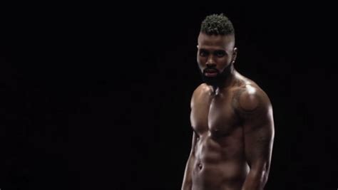 Jason Derulo Gets Naked