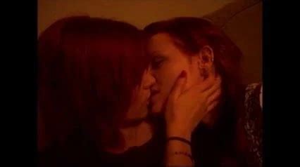 Amateur Rothaarige Amateur Leidenschaftlicher Lesbenkuss Xhamster