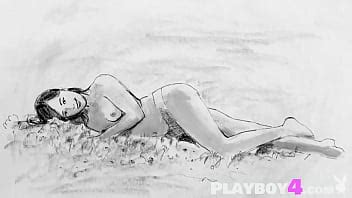 Sexy MILF With Small Tits Showed Her Sexy Body And Enjoyed Hot Posing For Playboy XNXX