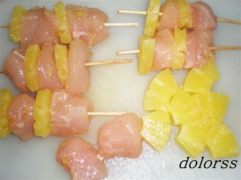 Blog de cuina de la dolorss Mini brochetas de pollo y piña con arroz