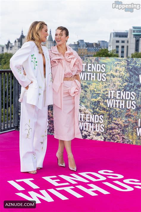 Blake Lively Sexy Flaunts Her Hot Boobs At It Ends With Us Event In