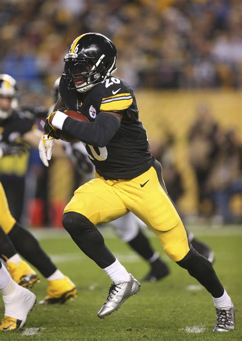 Latest On Steelers RB Le'Veon Bell