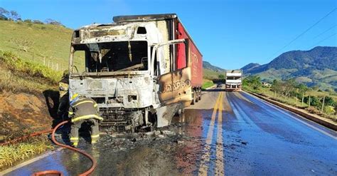 Carreta Pega Fogo Na Br Interligado Online