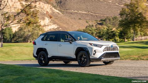 2019 Toyota RAV4 Hybrid XLE (Color: Blueprint) | Front Three-Quarter