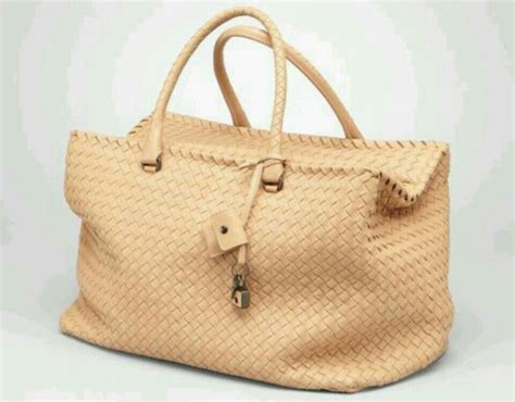 Pin By Nelianaldio On Nude Bags Latest Handbags Big Bags