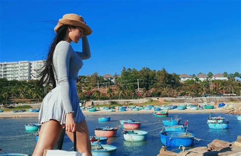 Hot girl phòng gym Phan Thiết đùi cột đình vẫn được khen hết lời