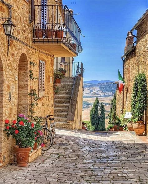 Charming Alleyway in Rome, Italy