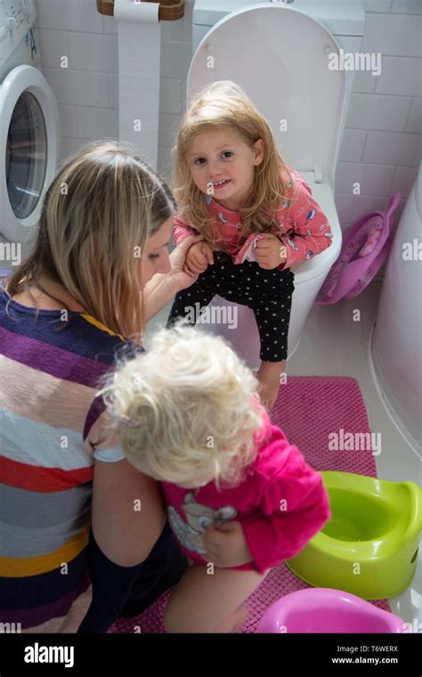 Girls Toilet Hi Res Stock Photography And Images Alamy