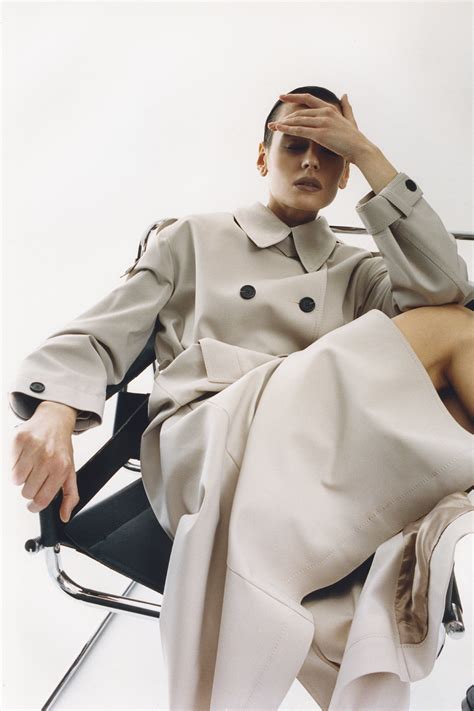 Naked Shoulders Nuself