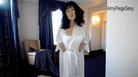 Ghost Makes You Gay MP4 Curvy Mature MILF Amypaige Clips4sale