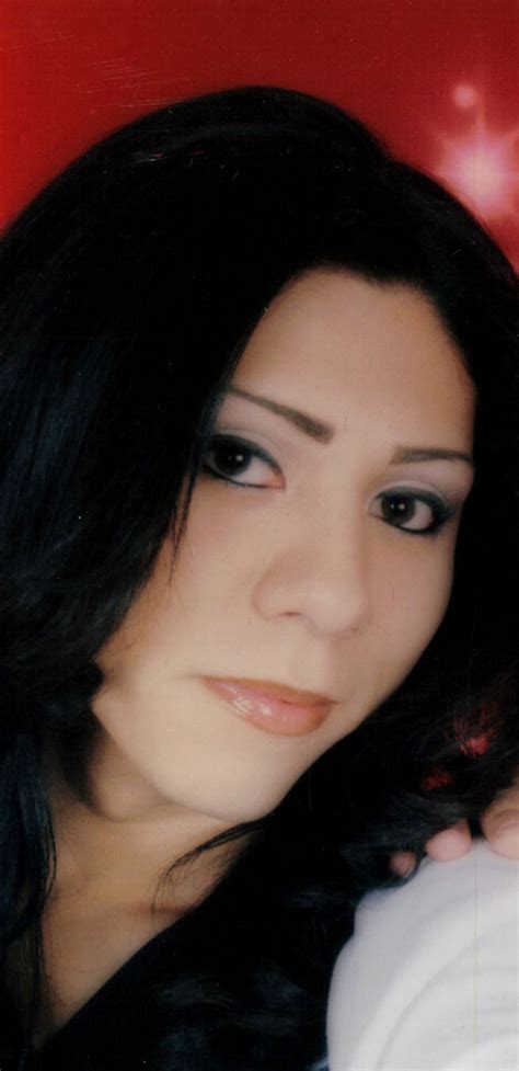 Angie Zapata - Wikipedia