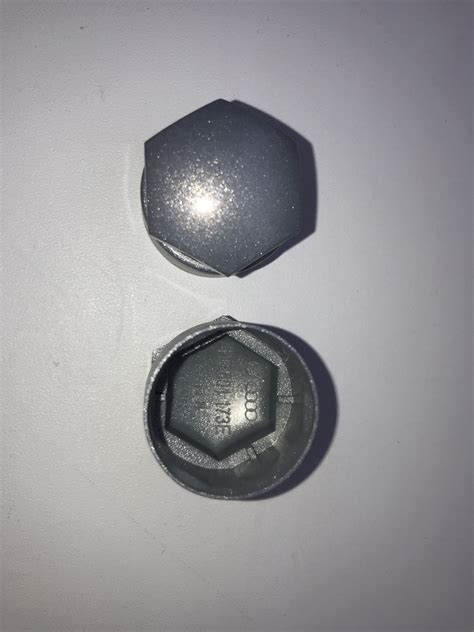 Колпачки на колесные болты. — Skoda Octavia A7 Mk3, 1,6 л, 2019 года ...