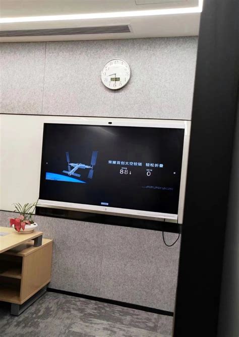 HONOR's first space hinge technology, thinner, lighter and stronger