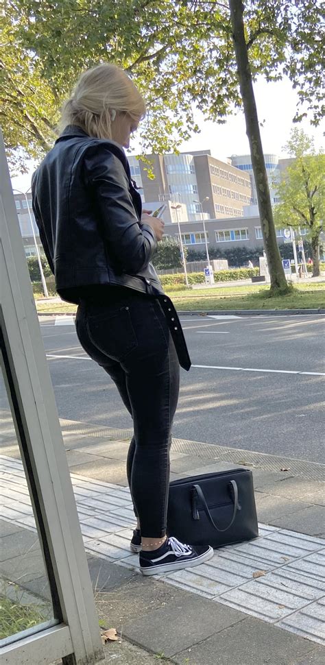 Hot College Girl With Amazing Ass Tight Jeans Forum