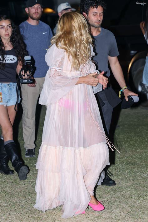 Addison Rae Shows Off Her Nude Tits At Coachella Weekend 1 Final Night 17 Photos TheFappening