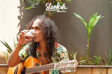 Biodata Dan Profil Kaka Slank Agama Dan Keluarganya Vocalis Keren Band