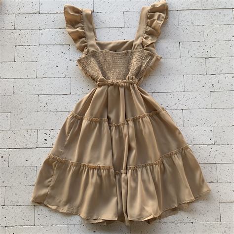 Vestido Camadas e Alça Babados Amarração Trançada Nude Dondoca Moda