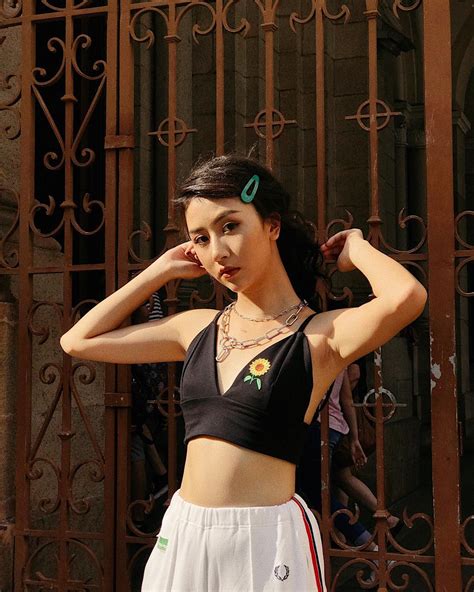 Quỳnh Anh Shyn đang để kiểu tóc khó nhằn nhất trong giới hot girl hiện nay