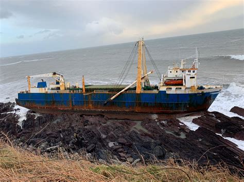 Navio Fantasma Aparece Na Irlanda Ap S Meses Deriva Veja