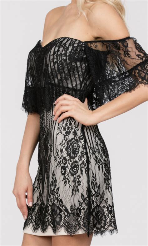 Traje Negro Nude Off Shoulder Meraki Boutique