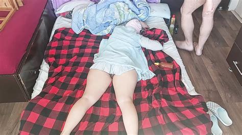 Hei Es Paar Erotische Massage Mit L Auf Dem K Rper Amateur Ehefrau Gibt Mir Einen Handjob